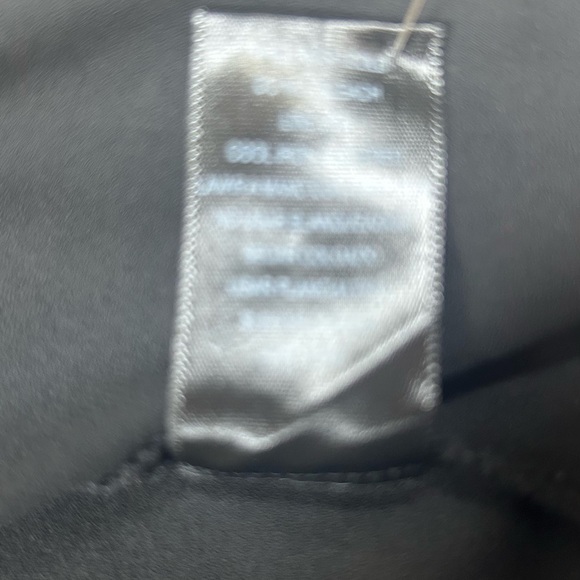 Classic Black Women's Top. Size Medium - Picture 5 of 9